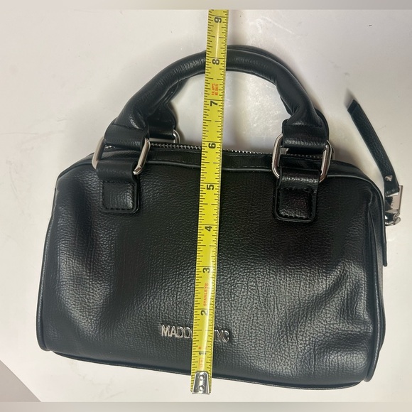 Madden NYC Women's Crystal Barrel Bag. No body strap comes with this bag.‎ - Picture 13 of 14